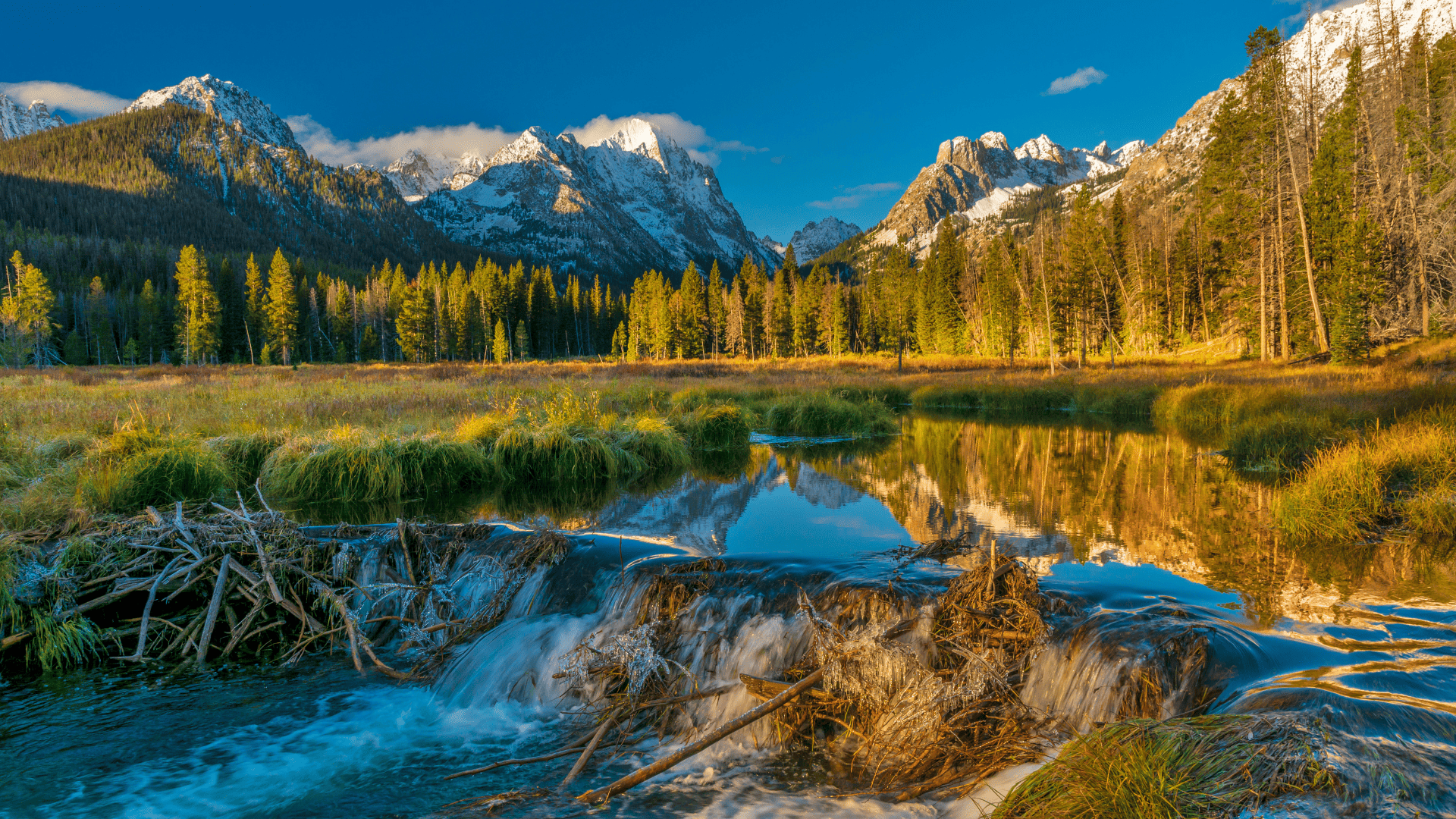 idaho-mountains-and-lake